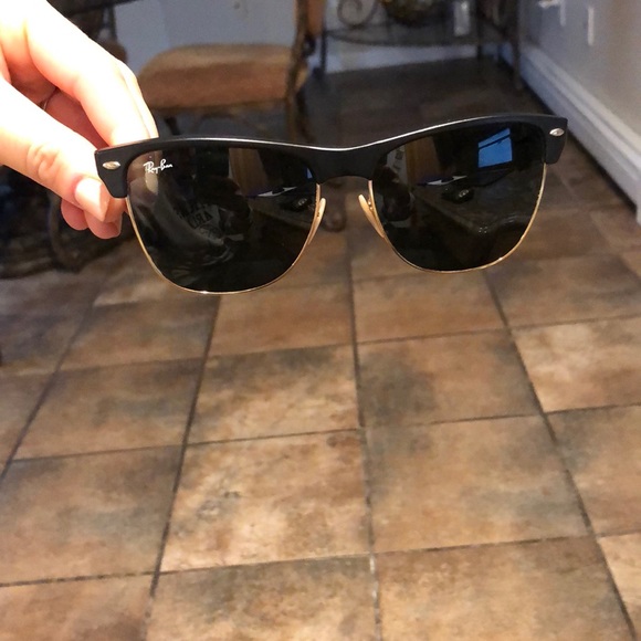 Ray ban Sunglasses - Picture 3 of 3